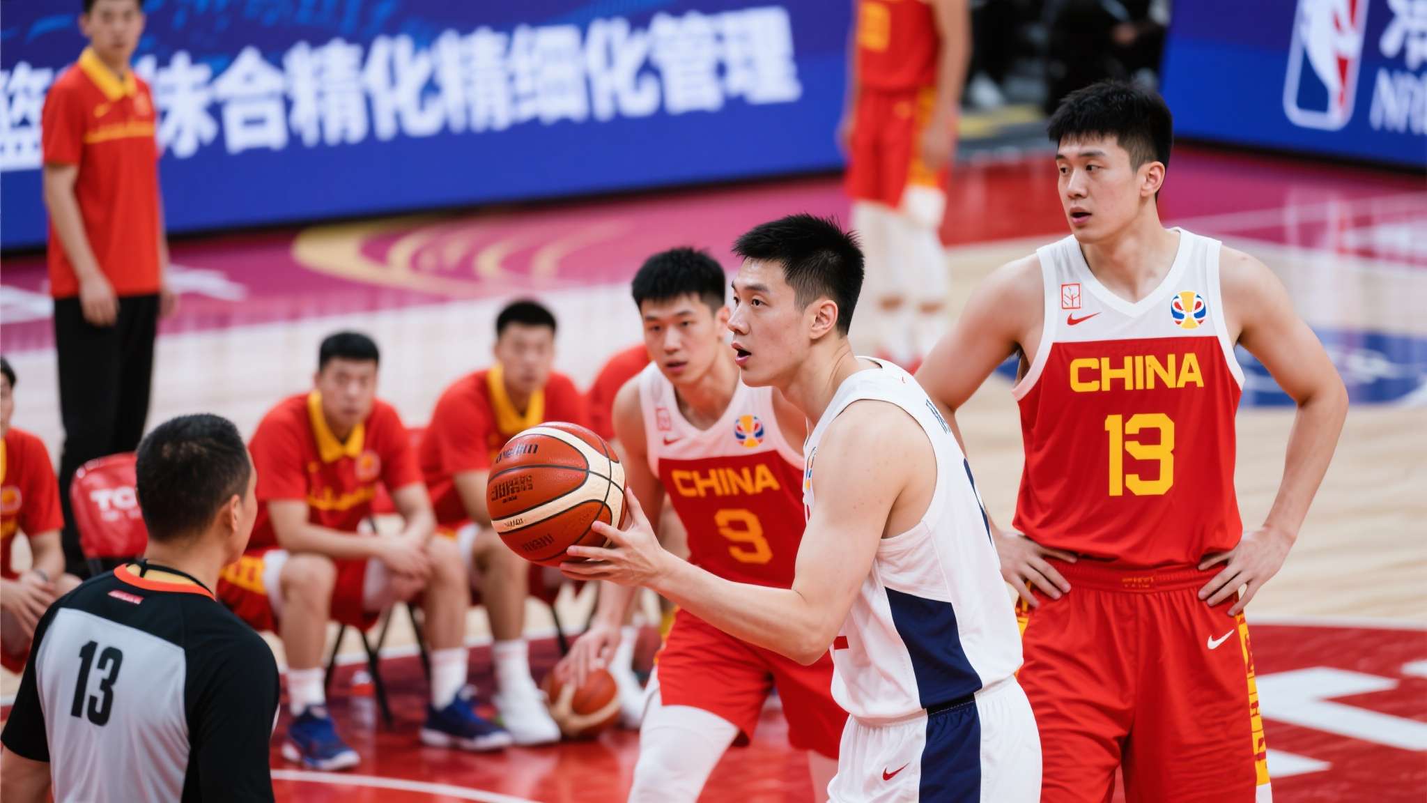 苦涩23次失误!山东男篮窝火1战,于德豪又坑邱彪,新援惊艳2双! 整体现状来看,中国篮球实施精细化管理已显必要,通过聚焦细节——如减少无谓失误、把